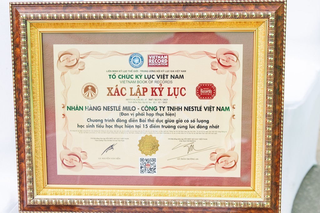 su-kien-duoc-xac-lap-ky-luc-kep-cho-chuong-trinh-dong-dien-bai-the-duc-giua-gio-co-so-luong-hoc-sinh-tieu-hoc-thuc-hien-tai-15-diem-truong-cung-luc-dong-nhat-1702392359.jpg