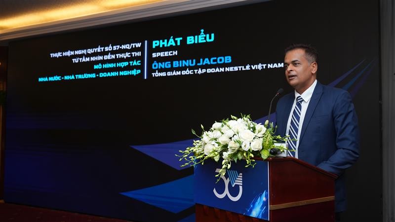 ong-binu-jacob-tong-giam-doc-nestle-viet-nam-nhan-manh-nestle-tin-vao-suc-manh-cua-tuoi-tre-doi-moi-sang-tao-va-chuyen-doi-so-1748342551.JPG