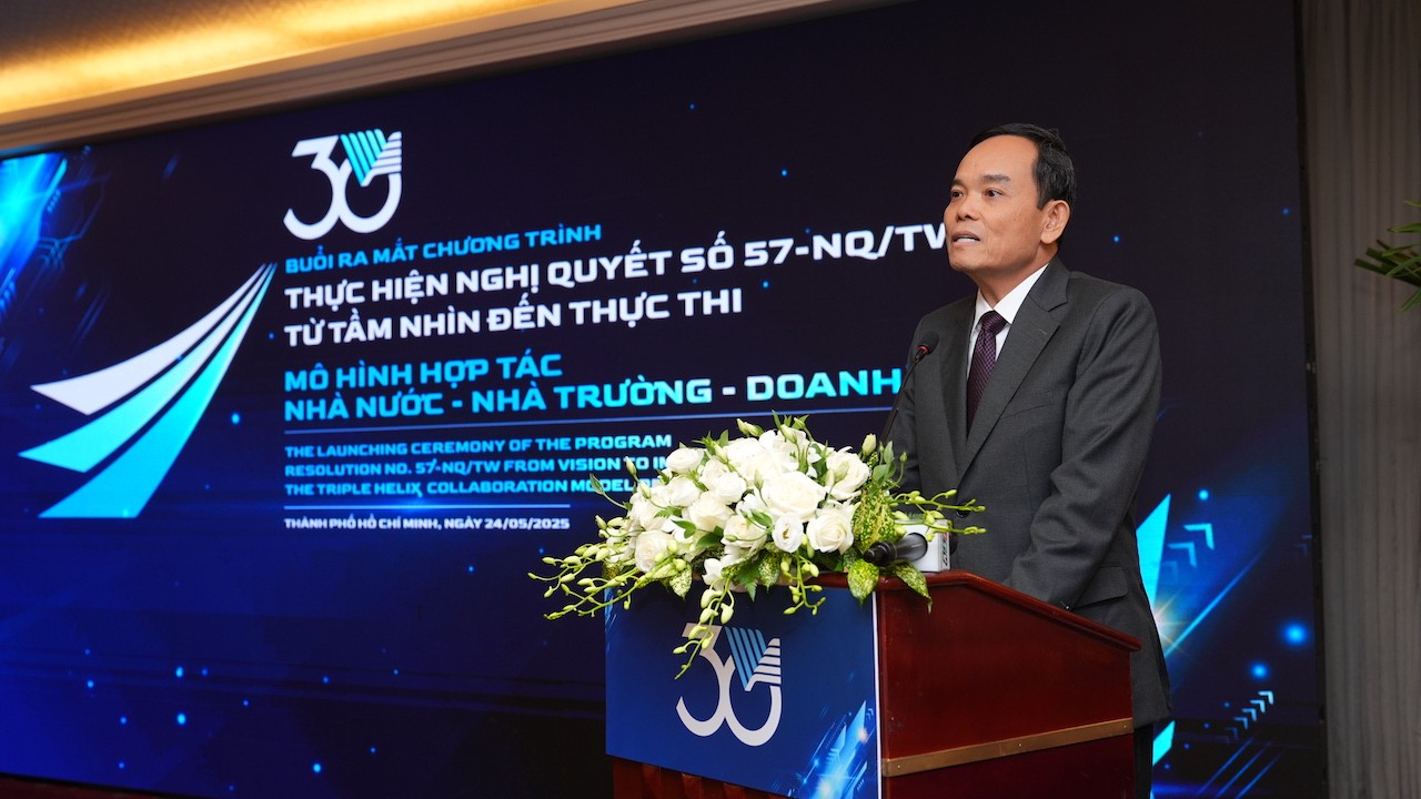ong-tran-luu-quang-bi-thu-trung-uong-dang-truong-ban-chinh-sach-chien-luoc-trung-uong-nhan-manh-vai-tro-cua-cac-don-vi-tham-gia-mo-hinh-lien-ket-3-nha-1748342591.JPG
