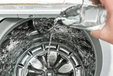 Mẹo vệ sinh máy giặt sạch bong kin kít bằng 2 nguyên liệu có sẵn trong gian bếp