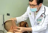 Bé 4 tuổi sưng mắt, báo sĩ sốc khi phát hiện bí mật bên trong