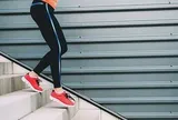 Đi bộ xuống cầu thang mang lại hiệu quả bất ngờ