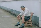 Ở viện dưỡng lão 1 năm, cụ ông 70 tuổi vỡ lẽ: Không phải con cái, đây mới là 2 điểm tựa của người già những năm cuối đời
