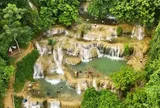 Du khách tìm đến đến dòng thác Mây 9 tầng ở Thanh Hóa trốn nóng ngày đầu hè