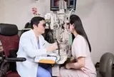 Làm việc với màn hình 10 tiếng/ngày: Đâu là lựa chọn mổ cận phù hợp?