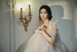 Mỹ nhân có "nụ cười vô duyên nhất showbiz" hoá công chúa cổ tích, khoe nhan sắc đẹp đến nao lòng