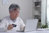 Vội vàng rót 1,6 tỷ đồng vào chứng khoán: Sau một năm, thứ duy nhất cụ ông 62 tuổi "lãi" là bài học này