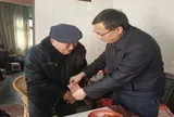Ông cụ cầm giấy nợ đến ủy ban muốn "nhận lại" hơn 42 tỷ đồng, cán bộ lập tức nhờ công an mở cuộc điều tra, phát hiện sự thật chấn động