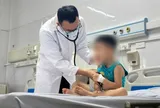 Trẻ sốt 40 độ vì Adenovirus, bác sĩ cảnh báo điều cha mẹ dễ bỏ qua
