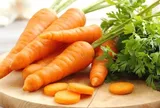 Ăn cà rốt mỗi ngày suốt 4 tháng, người phụ nữ 50 tuổi bất ngờ khi đi khám