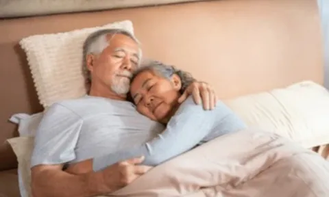 Người sống thọ thường ngủ theo 4 thói quen này