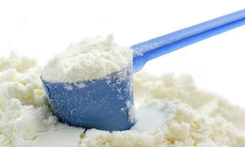 Bộ Y tế yêu cầu thu hồi, gỡ bỏ 5 loại sữa ngoại nghi nhiễm độc tố nguy hiểm