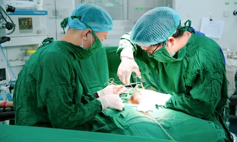 Sau 2 ngày đau ‘vùng kín’, thiếu niên 14 tuổi phải cắt bỏ một bên tinh hoàn