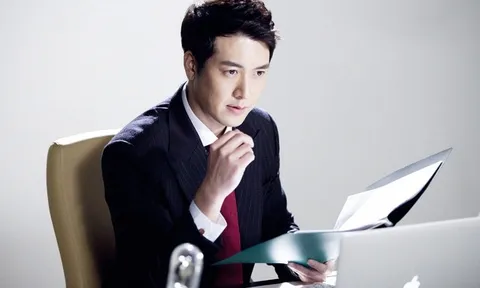 Nhìn số tiền thưởng Tết của chồng quá lớn, tôi mừng rớt nước mắt nhưng sếp anh bảo đó là nhờ tôi vì lý do không tin nổi