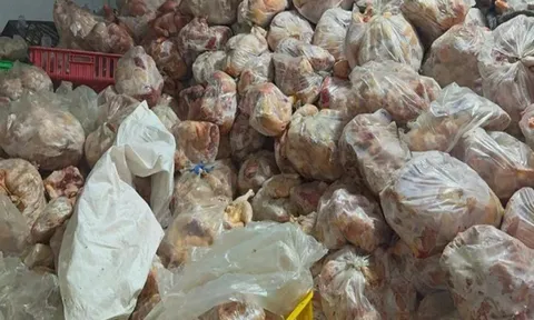 Phát hiện 10 tấn thịt gà '3 không' trong kho lạnh ở Nha Trang