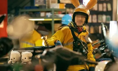 Nam shipper 27 tuổi phát hiện nhiễm HIV, bật khóc: 1 lần sai, cả đời còn lại cũng khó sửa