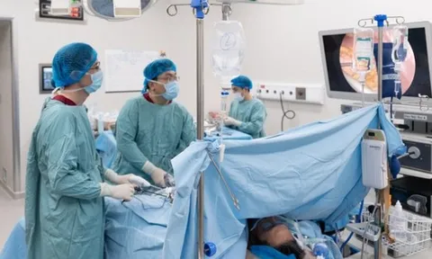 Một bệnh nhân mắc ba ung thư nguyên phát hiếm gặp