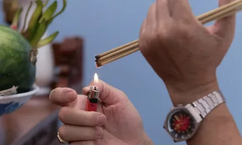 Đốt vàng mã, thắp nhang ngày Tết tránh ảnh hưởng sức khoẻ