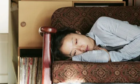 Tết về biếu mẹ chồng 17 triệu, tới bữa cơm vừa nhìn bàn ăn con dâu tuyên bố: Về thành phố ngay!