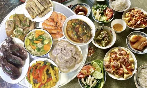 29 Tết, loạt siêu phẩm cơm tất niên trình làng: Hà Tĩnh cúng mực, Hải Phòng có chả rươi