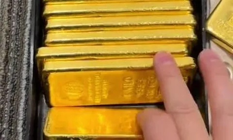 Phát hiện 15kg vàng “bốc hơi” khỏi két sắt nhưng lại nhận về chiếc Lamborghini, người phụ nữ vẫn báo công an