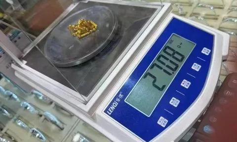Khách mang 93,22g vàng đi bán, thấy chủ tiệm vàng cân lại chỉ được 84,47g liền báo cơ quan chức năng, vạch trần hành vi trục lợi 19 triệu đồng
