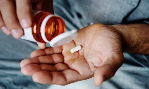 Uống thuốc "cường dương cấp tốc" kiểu này, người đàn ông 52 tuổi tụt huyết áp, loạng choạng, phải cấp cứu