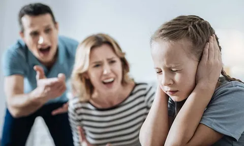 Vì sao cha mẹ hay than phiền không thể nuôi con hạnh phúc?