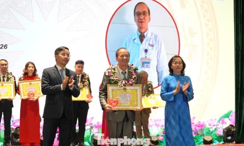 'Tỏa sáng Blouse trắng' tôn vinh y, bác sĩ tiêu biểu của Đà Nẵng