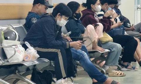 Bác sĩ gọi điện xin lỗi người bệnh về sự chậm trễ