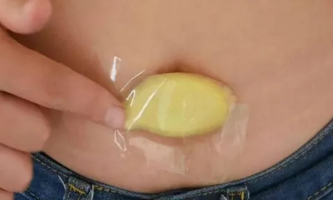 Phát hiện những người đắp 1 lát gừng tươi lên chỗ này cơ thể sẽ nhận về 4 lợi ích, miễn ĐỪNG mắc 4 sai lầm!