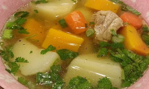 Vì sao các đầu bếp lại thêm giấm khi nấu khoai tây? Sống gần 50 năm cuộc đời tôi mới biết…