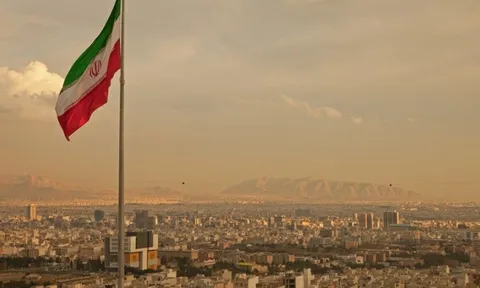 Iran đang sống ở năm 1404