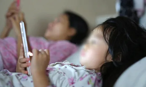 Hành động nhiều phụ huynh làm mỗi ngày có thể khiến trẻ bị suy giảm chức năng não