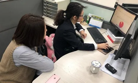 Chuyển khoản 22 tỷ đồng cho bạn vay, 3 tiếng sau người phụ nữ nhận được cuộc gọi của cảnh sát: "Chúng tôi đang giữ 5,9kg vàng của cô"