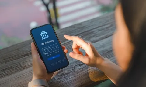 Người phụ nữ vừa giao dịch thành công 1 tỷ đồng liền báo công an, một người đàn ông ở TP Hồ Chí Minh được mời tới làm việc