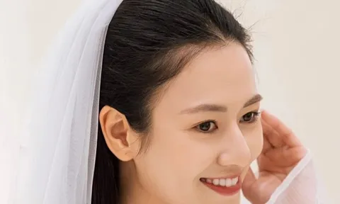 Diễn viên Việt Hoa cưới