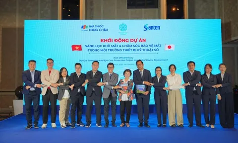 Long Châu và Santen 'trình làng' bộ câu hỏi tầm soát khô mắt