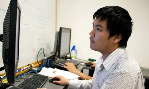 Đi làm sớm 10 phút mỗi ngày suốt 7 năm, người đàn ông kiện công ty đòi gần 80 triệu đồng tiền làm thêm giờ