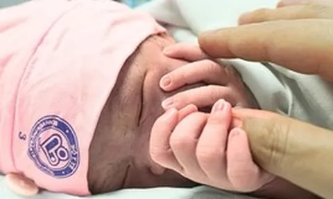 Đề xuất hỗ trợ tiền cho phụ nữ sinh 2 con trước 35 tuổi