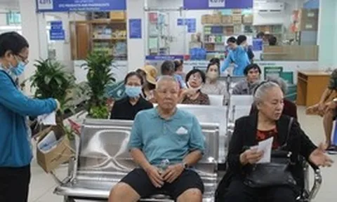 Lương cơ sở dự kiến tăng 8%, BHYT thay đổi ra sao?