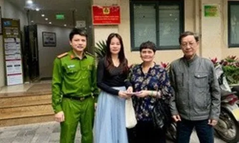 Người dân phát hiện loạt tiền nhiều mệnh giá ở khu vực đường Tràng Thi, công an mời người phụ nữ SN 1973 tới trụ sở làm việc