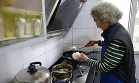 Người phụ nữ 57 tuổi dùng mỡ lợn nấu ăn suốt 3 năm, đi khám sức khoẻ bác sĩ ngạc nhiên hỏi: "Chị đã làm gì?"