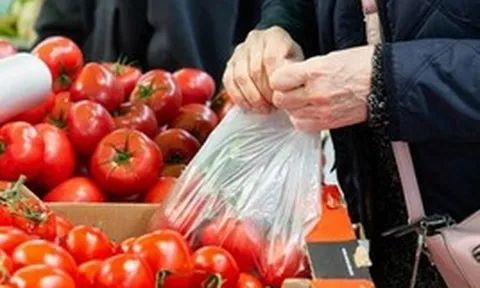 9 vật dụng nhà bếp quen thuộc đắt tiền, đẹp mắt mấy cũng đừng tái sử dụng kẻo tự rước hại vào thân