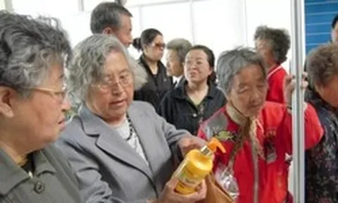 Tuổi 60 có 600 triệu trong tay nhưng chi 200 triệu cho “kéo dài tuổi thọ”: Bài toán tài chính khiến nhiều gia đình tranh cãi