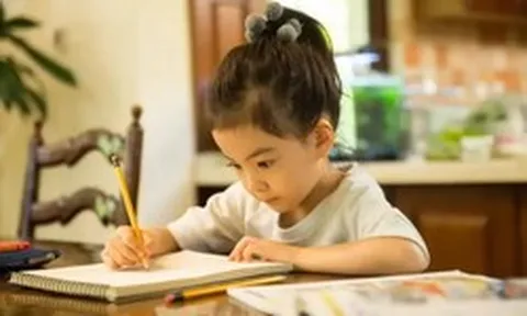 3 việc cha mẹ càng thờ ơ, con càng trưởng thành