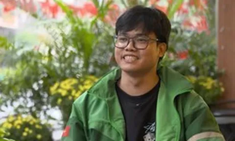 6 năm làm lập trình, chàng trai 32 tuổi "bỏ ngang" để chạy xe ôm công nghệ: Người vợ khóc lặng khi nghe chồng nói lý do!