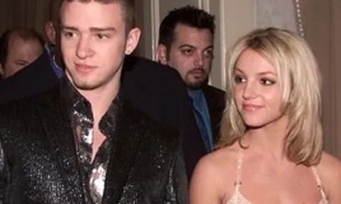 Britney Spears mắc chứng rối loạn lưỡng cực, vào trại cai nghiện do lạm dụng chất kích thích