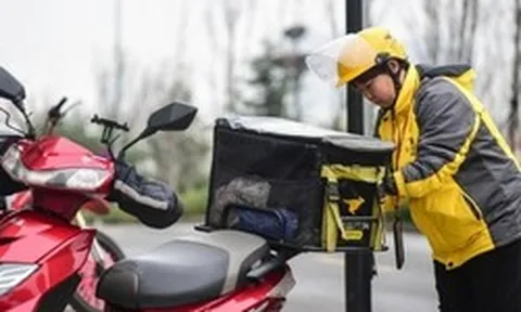 Khách đặt hàng online 3 tháng vẫn chưa được giao, chủ shop chủ động hoàn trả 3,8 triệu đồng nhưng tòa án khẳng định: “Phải bồi thường gấp 3”