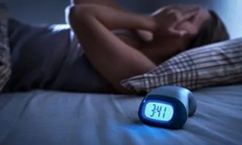 Thức giấc vào giữa đêm, có 3 điều tuyệt đối không nên làm